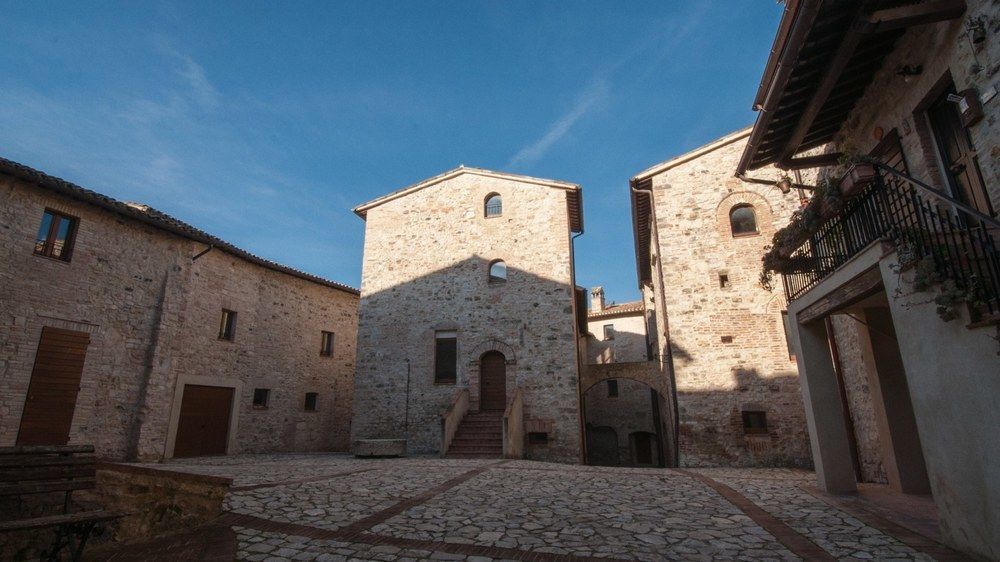 Castello Di San Martino Resort Todi Esterno foto